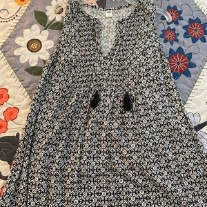 Old Navy (M) black and white dress